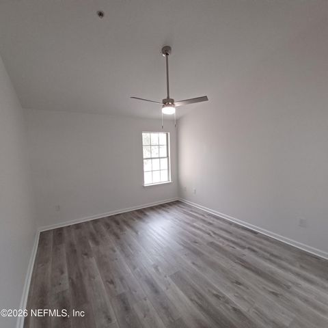 575 OAKLEAF PLANTATION Parkway 815, Orange Park, FL 32065