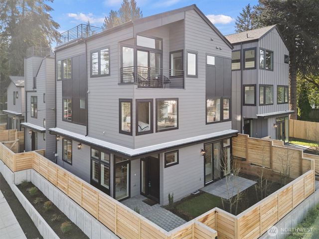 1261 NE 100th Street, Seattle, WA 98125