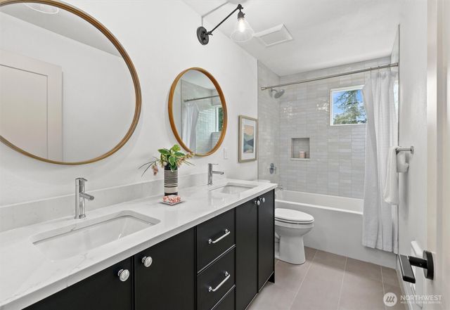 1261 NE 100th Street, Seattle, WA 98125