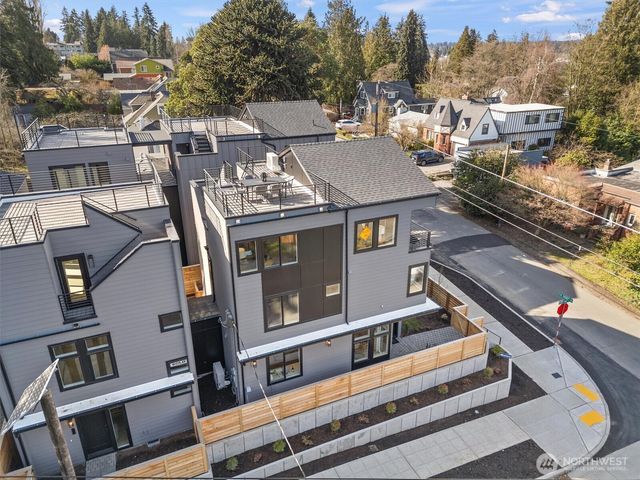 1261 NE 100th Street, Seattle, WA 98125