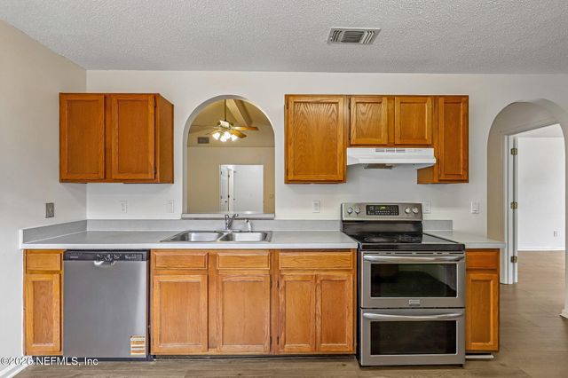 3030 SANS PAREIL Street, Jacksonville, FL 32246