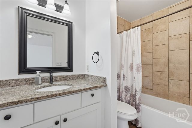 126 S Robinhood Drive, Savannah, GA 31406