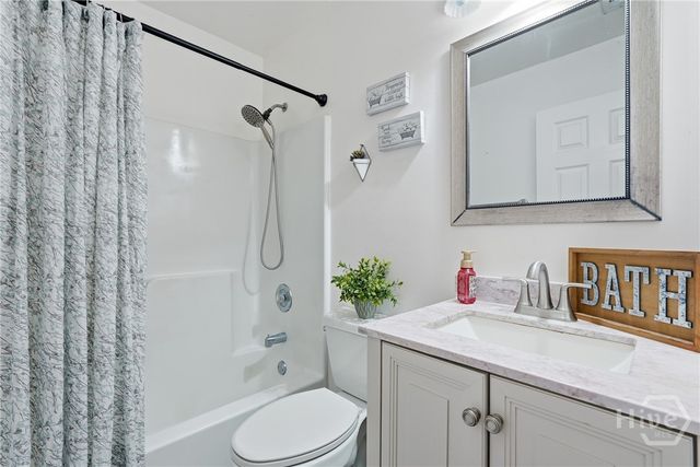 126 S Robinhood Drive, Savannah, GA 31406