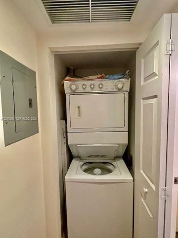 3232 SW 22nd Ter 1303, Miami, FL 33145