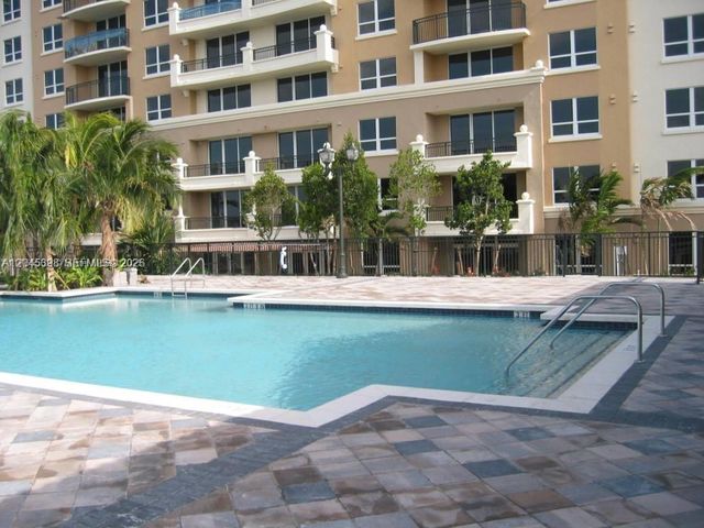 3232 SW 22nd Ter 1303, Miami, FL 33145