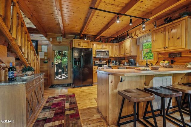 1409 Zachary Thomas Lane, Sevierville, TN 37876