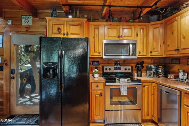 1409 Zachary Thomas Lane, Sevierville, TN 37876