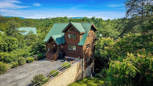1409 Zachary Thomas Lane, Sevierville, TN 37876