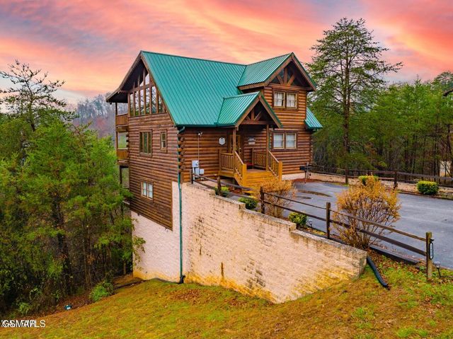 1409 Zachary Thomas Lane, Sevierville, TN 37876