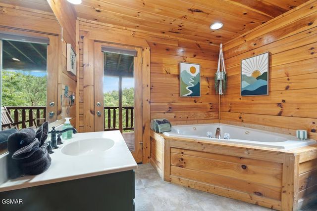 1409 Zachary Thomas Lane, Sevierville, TN 37876