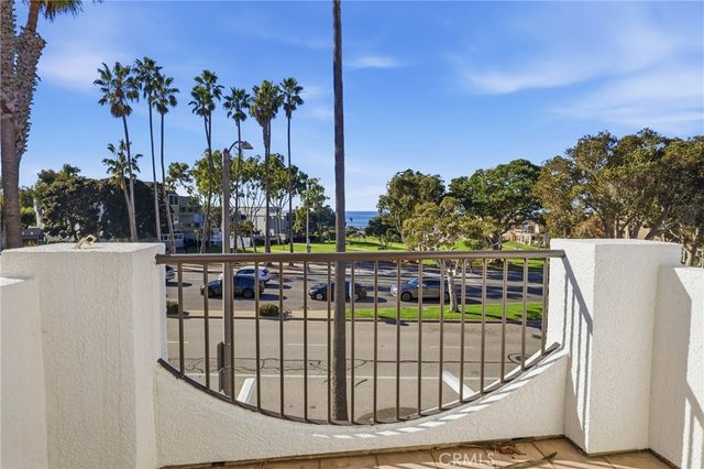 200 N Catalina Avenue F, Redondo Beach, CA 90277