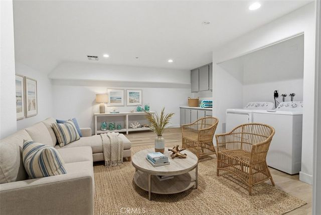 200 N Catalina Avenue F, Redondo Beach, CA 90277