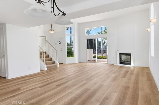 200 N Catalina Avenue F, Redondo Beach, CA 90277