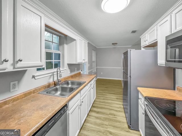 251 Autumn Ridge Court, Gray, GA 31032