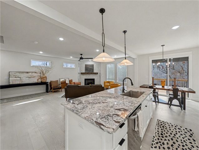 30 Cromer Drive, Bella Vista, AR 72715
