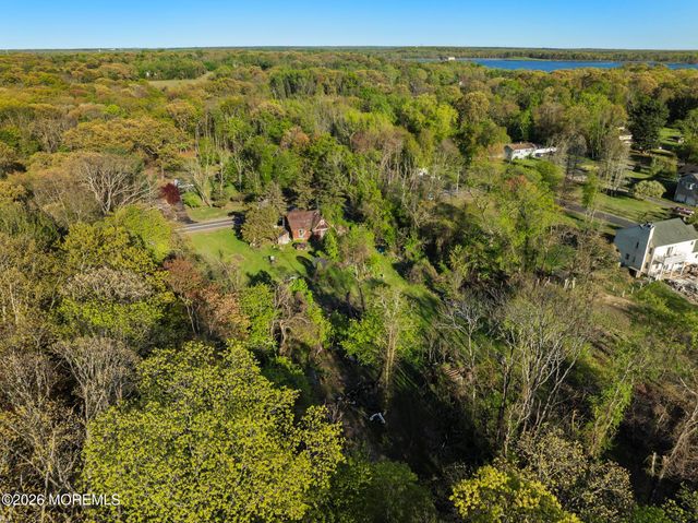 46 Richard Road, Farmingdale, NJ 07727