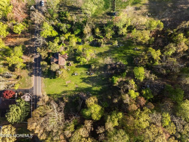 46 Richard Road, Farmingdale, NJ 07727