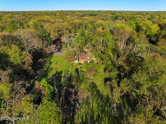 46 Richard Road, Farmingdale, NJ 07727