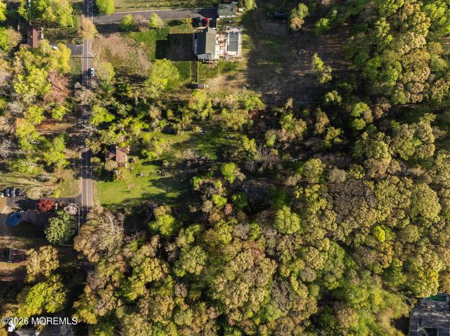 46 Richard Road, Farmingdale, NJ 07727