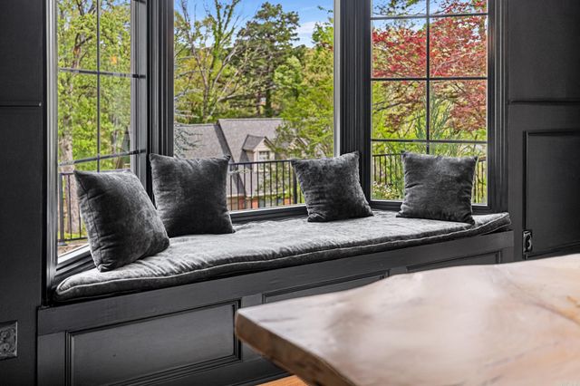 17 Foxhunt Trl, Little Rock, AR 72227