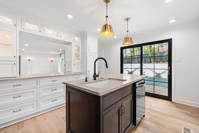 17 Foxhunt Trl, Little Rock, AR 72227