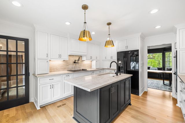 17 Foxhunt Trl, Little Rock, AR 72227