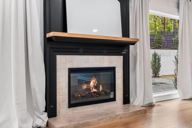 17 Foxhunt Trl, Little Rock, AR 72227