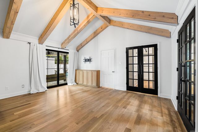 17 Foxhunt Trl, Little Rock, AR 72227