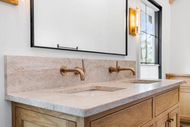 17 Foxhunt Trl, Little Rock, AR 72227