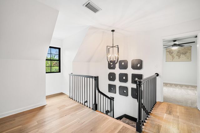 17 Foxhunt Trl, Little Rock, AR 72227