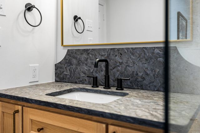 17 Foxhunt Trl, Little Rock, AR 72227