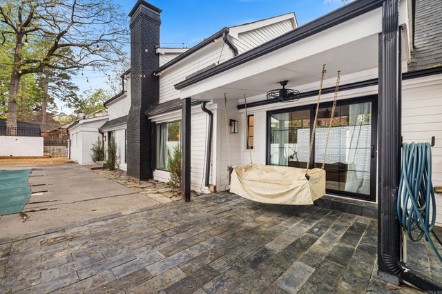 17 Foxhunt Trl, Little Rock, AR 72227