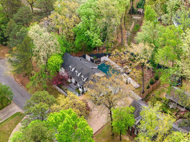 17 Foxhunt Trl, Little Rock, AR 72227