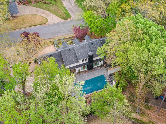 17 Foxhunt Trl, Little Rock, AR 72227