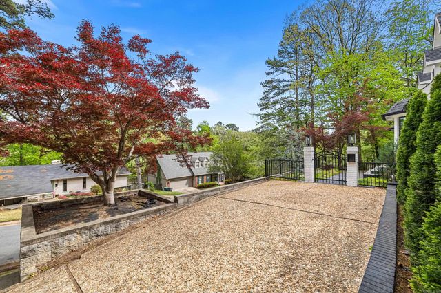 17 Foxhunt Trl, Little Rock, AR 72227