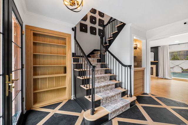 17 Foxhunt Trl, Little Rock, AR 72227