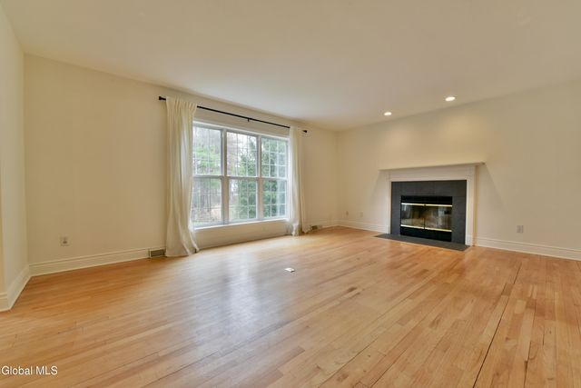 681 Stark Terrace, Milton, NY 12020