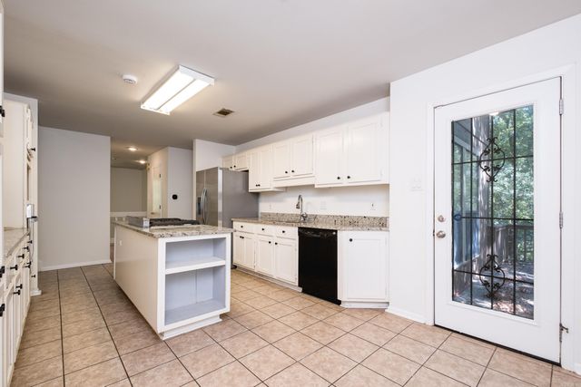 17 Perdido Dr, Little Rock, AR 72211