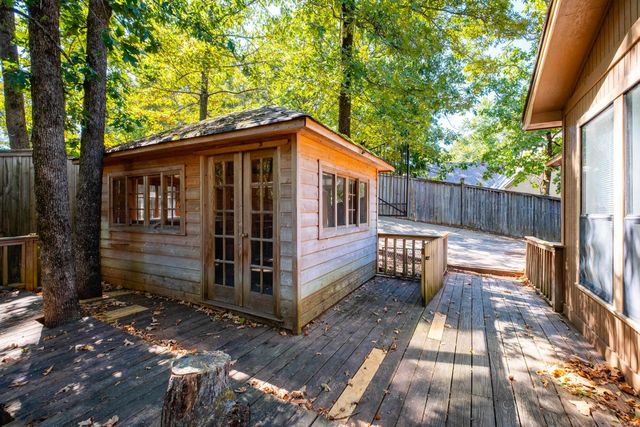 17 Perdido Dr, Little Rock, AR 72211