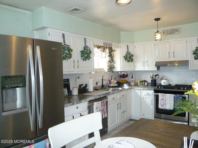 521 Garfield Avenue, Toms River, NJ 08753