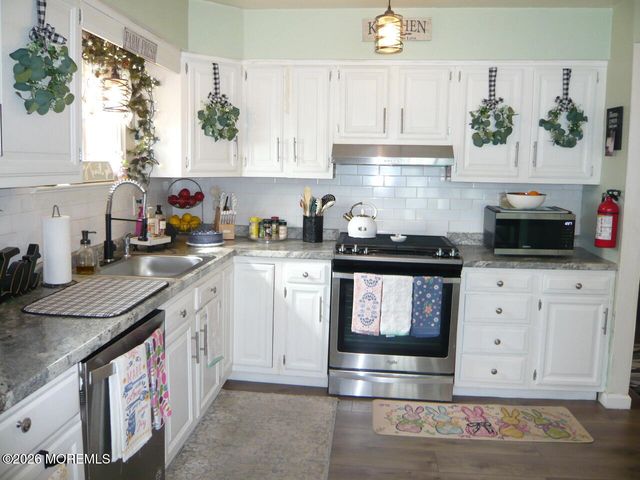 521 Garfield Avenue, Toms River, NJ 08753