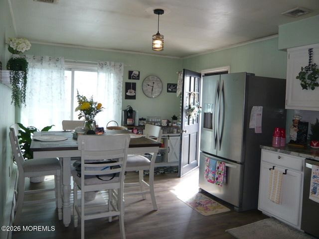 521 Garfield Avenue, Toms River, NJ 08753