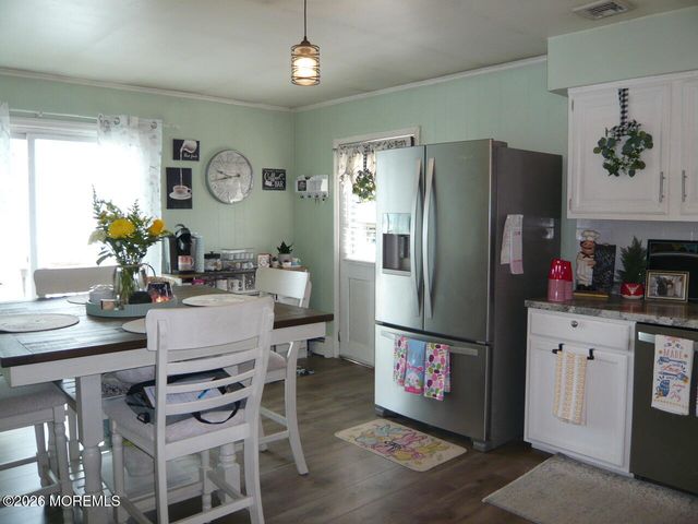 521 Garfield Avenue, Toms River, NJ 08753