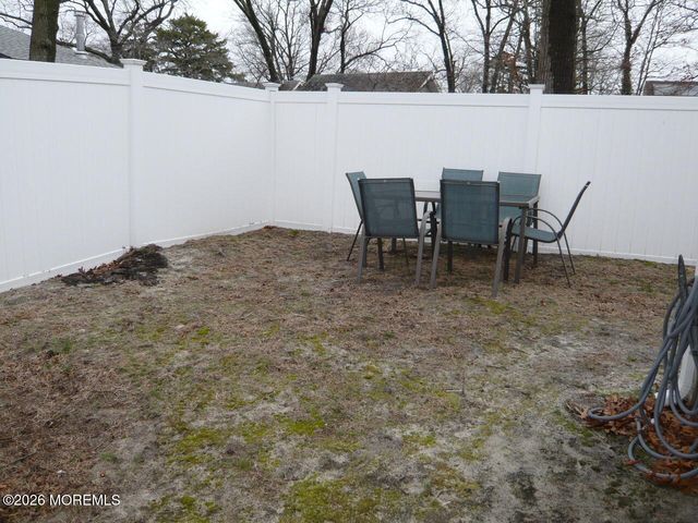 521 Garfield Avenue, Toms River, NJ 08753