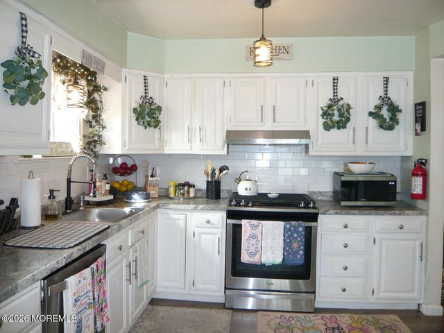 521 Garfield Avenue, Toms River, NJ 08753