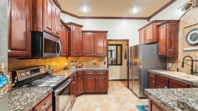 4586 Willowbrook Lane, Edmond, OK 73034