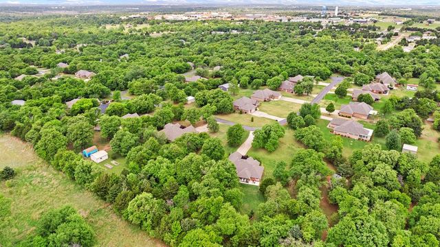 4586 Willowbrook Lane, Edmond, OK 73034