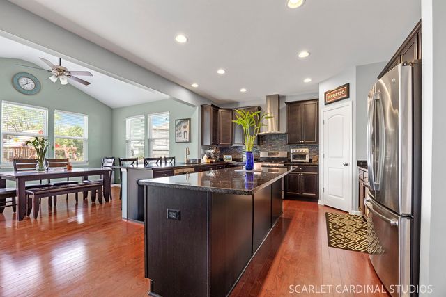 1128 Kingsmill Drive, Algonquin, IL 60102