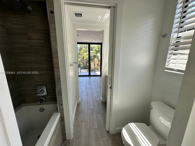 722 NE 15th Ave 2, Fort Lauderdale, FL 33304