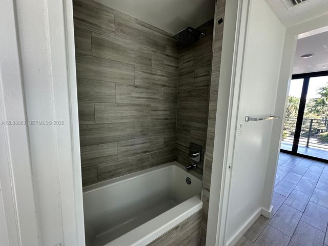 722 NE 15th Ave 2, Fort Lauderdale, FL 33304